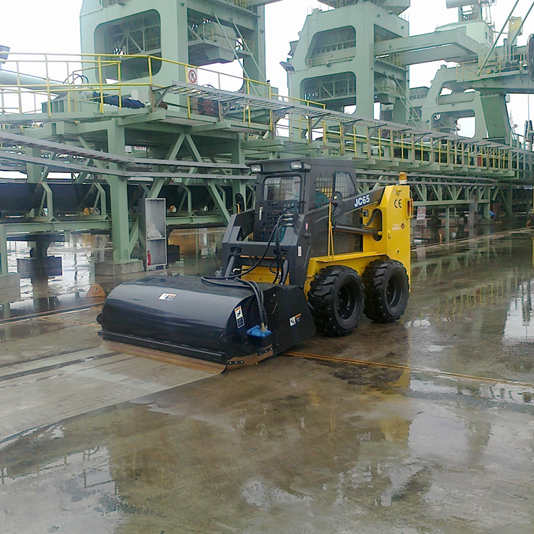 公路維護封閉清掃機 環(huán)衛(wèi)使用封閉式清掃機 魯岳農(nóng)業(yè)裝備